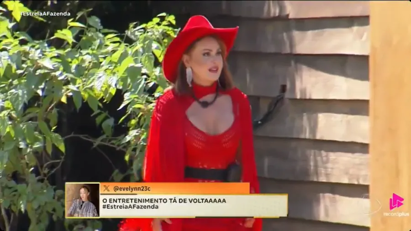 A Fazenda 17 Gabriela spanic entra na sede ao som de tema de a usurpadora