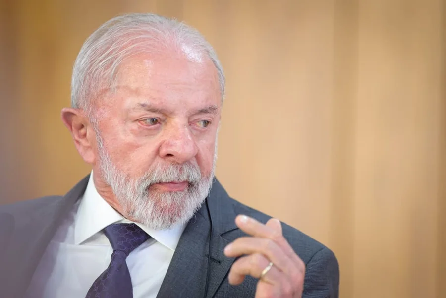 Governo zera impostos do diesel e estuda estatal para conter alta dos preços